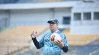 Pelatih Persib Bandung, Robert Alberts. (Bola.com/Erwin Snaz)