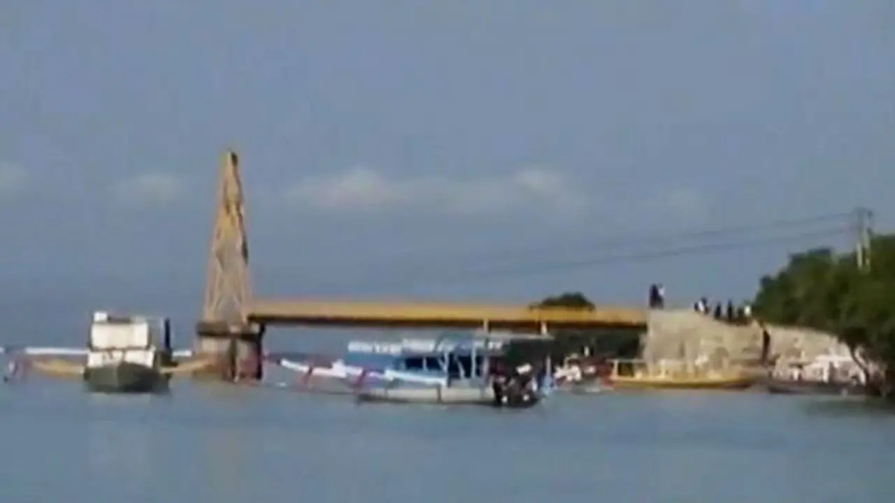 Jembatan Ambruk