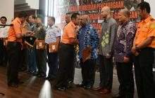 Basarnas beri penghargaan untuk tim operasi penyelamatan Trigana Air