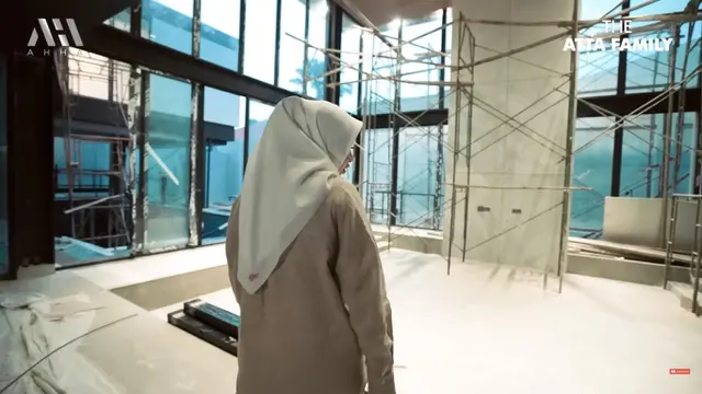 Potret Ruang Tamu Atta Halilintar dan Aurelie Hermansyah (YouTube/AH)
