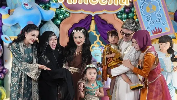 Krisdayanti, Ashaty, dan  Lenggogeni Faruk saat Rayakan Ulang Tahun Ameena ke-4