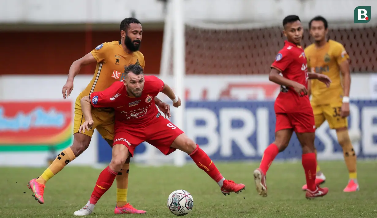 Persija menjadi tim yang tampil dominan dalam menguasai permainan sejak pertandingan dimulai. Peluang pertama laga ini lahir dari striker Macan Kemayoran Marko Simic. (Bola.com/Bagaskara Lazuardi)