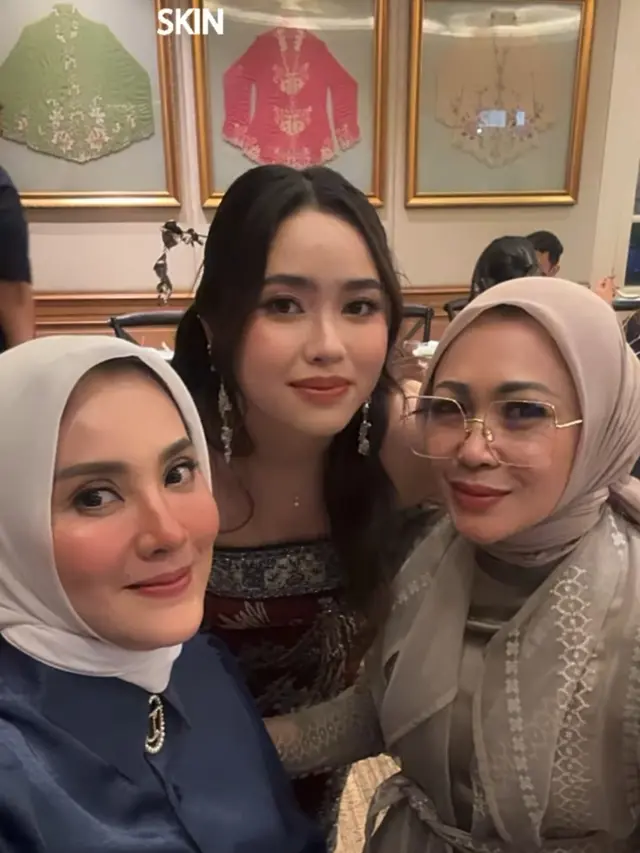 Anak Elma Theana Dilamar