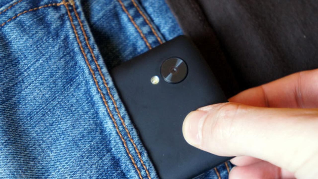 Nyolong Handphone, Pencuri Ini Kirim `SMS Mesum` ke Ibu Korban