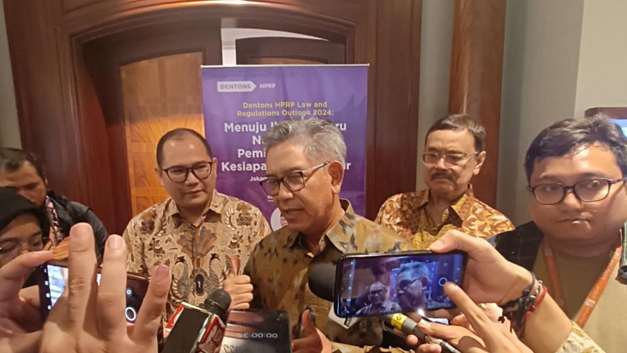 "Kalau 12 tower, berarti 720 unit. Satu unit kamarnya ada tiga. Tiga kali 720 sekitar 2.160 kamar," sambung Danis.
