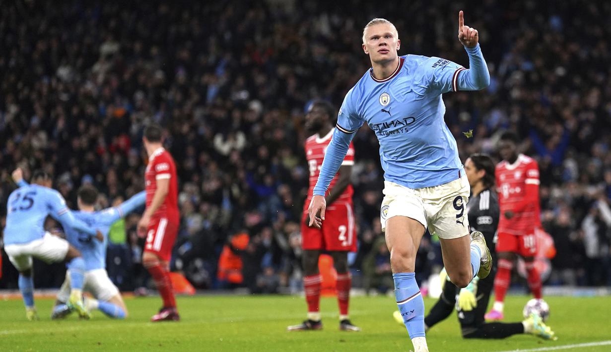 Selebrasi striker Manchester City, Erling Haaland setelah menjebol gawang Bayern Munchen pada laga leg pertama babak perempatfinal Liga Champions 2022/2023 di Etihad Stadium, Manchester, Rabu (12/4/2023) dini hari WIB. (PA via AP Photo/Tim Goode)