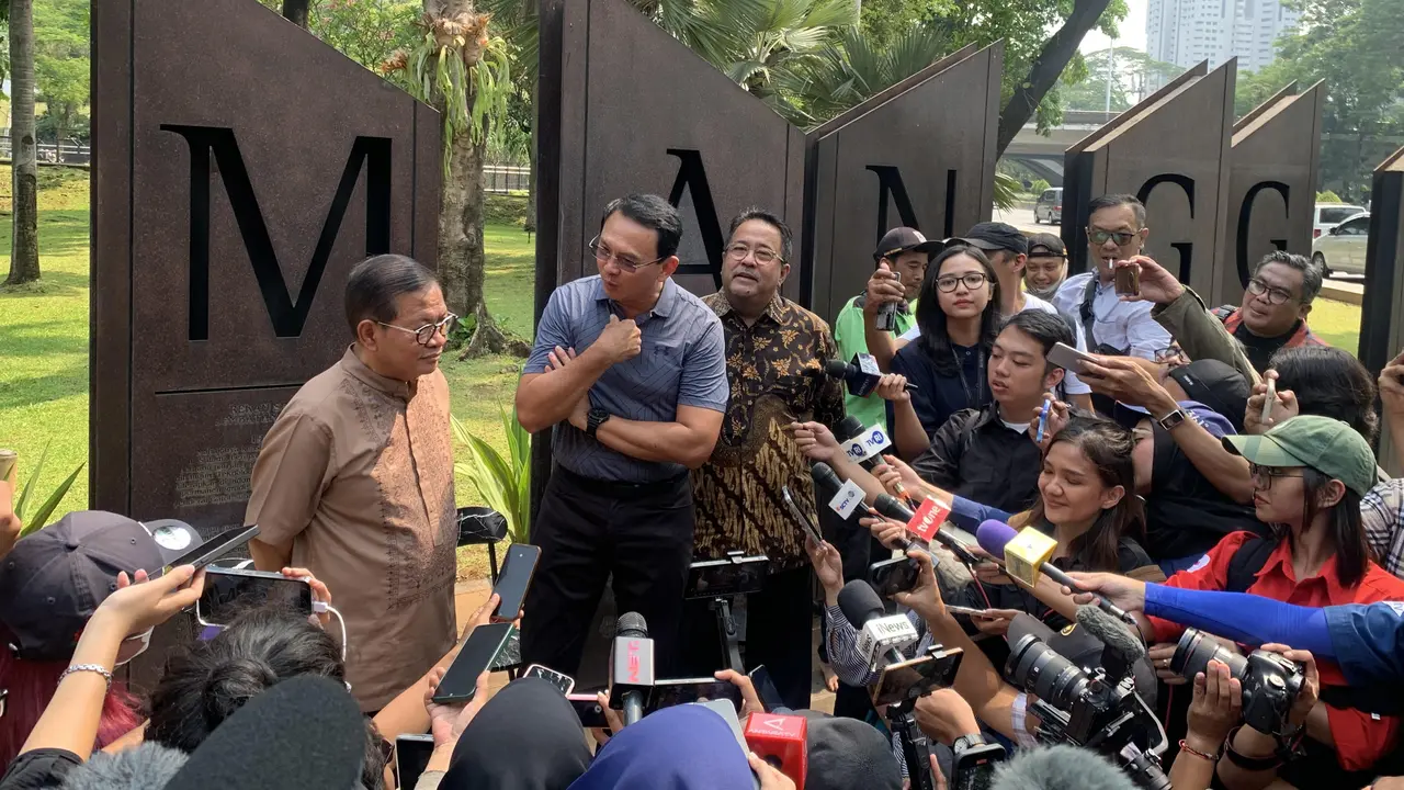 Pasangan bakal calon gubernur dan wakil gubernur Jakarta Pramono Anung-Rano Karno saat menemui mantan Gubrnur Jakarta Basuki Tjahaja Purnama alias Ahok  di Simpang Susun Semanggi.