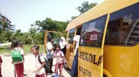 Bus sekolah gratis yang antar-jemput warga Rusun Marunda. (Ist)