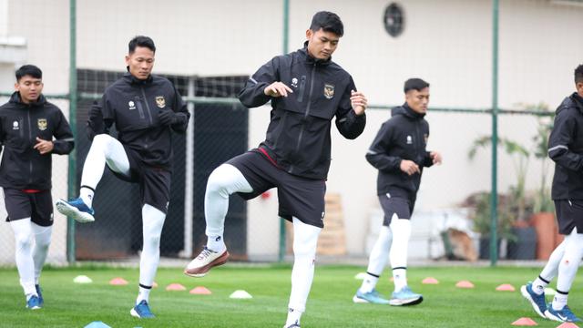 Foto: Mengintip Sesi Latihan Timnas Indonesia Setelah Tiba di Turki