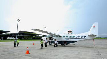 Pesawat Susi Air Rute Banyuwangi- Sumenet Mendarat  di Bandara Internasional Banyuwangi. (Hermawan Arifianto/Liputan6.com)