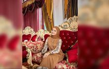 Potret Cantik Putri Isnari Tampil Mengenakan Busana Hijab, Kini jadi Menantu 'Crazy Rich' Kalimantan