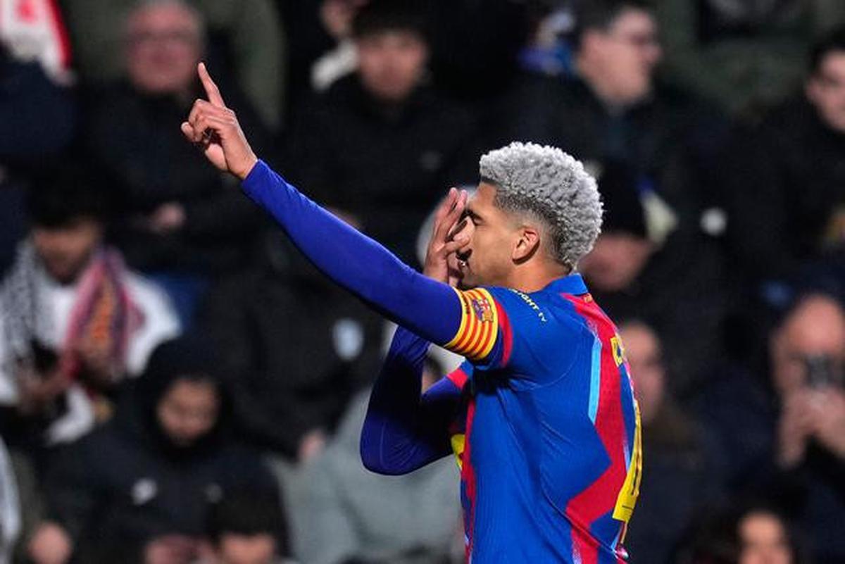 Barcelona Ngebet Rekrut 2 Pemain Bintang, Siap Tumbalkan 3 Bek Sekaligus
