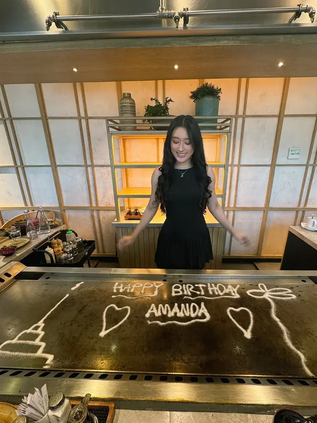 6 Potret Amanda Caesa di Ultah ke-22, Parto Patrio Beri Kejutan Birthday Lunch