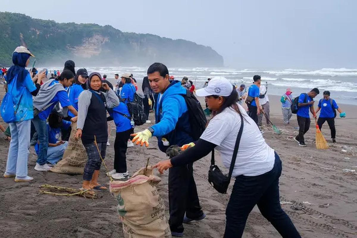 Mengapa Pantai Parangtritis Jadi Lokasi Peluncuran Gerakan Wisata Bersih Kemenpar?