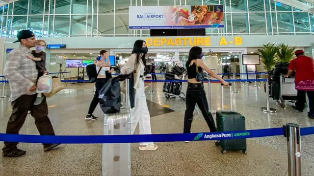 Cegah Penurunan Wisman karena KUHP, Menparekraf Terjunkan Tim Khusus ke Australia
