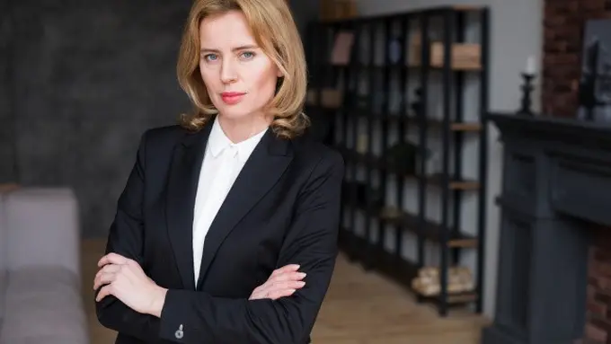 Ilustrasi Model Rambtu Wanita Seleher (Credit: Freepik)