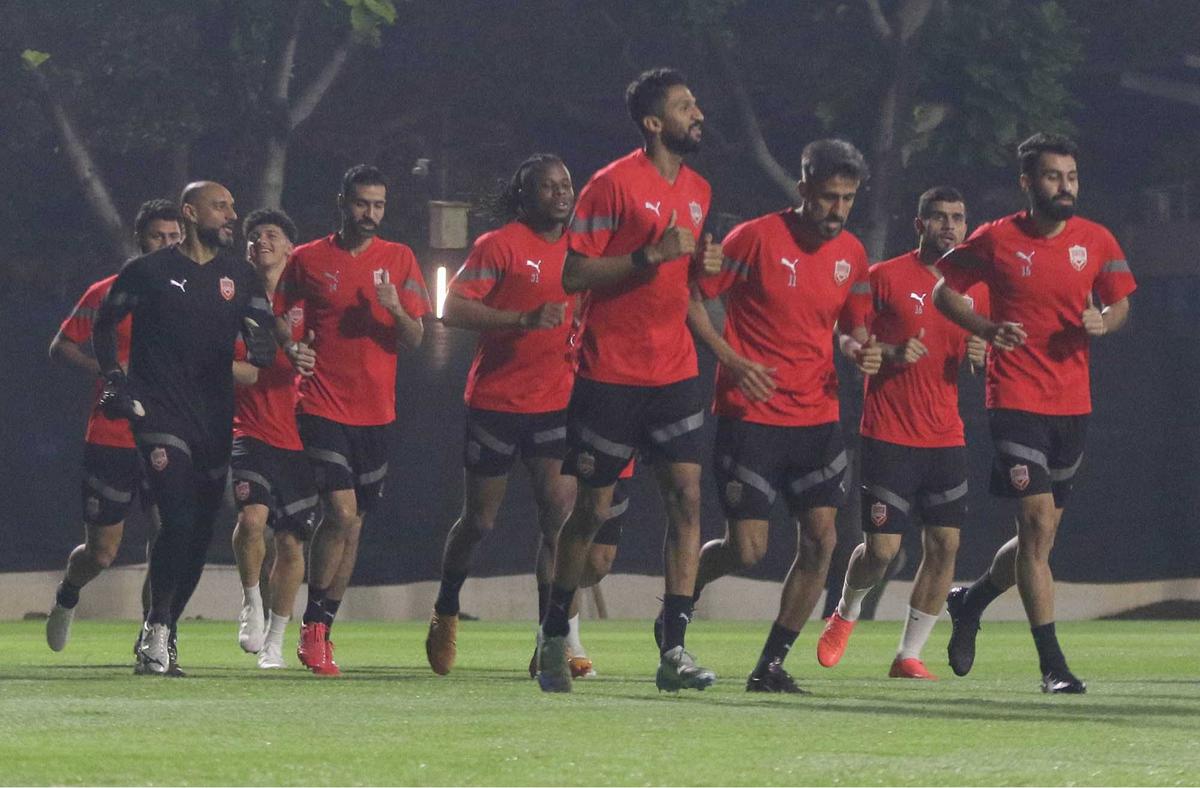 FOTO: Latihan Timnas Bahrain di Lapangan A Senayan