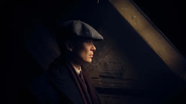 Cillian Murphy sebagai Thomas Shelby di Peaky Blinders. (Foto: Matt Squire via Netflix)