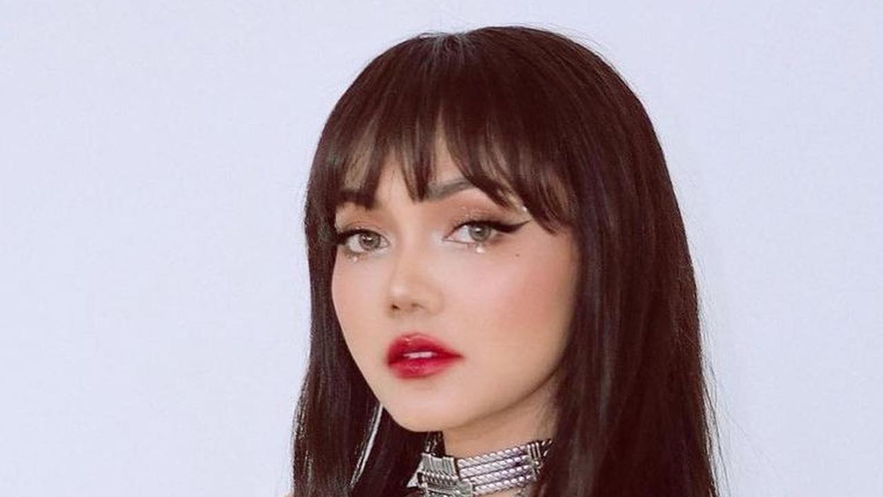Potret Rina Nose Jadi 'Lah Lusa' BLACKPINK, Bikin Netizen Terkecoh
