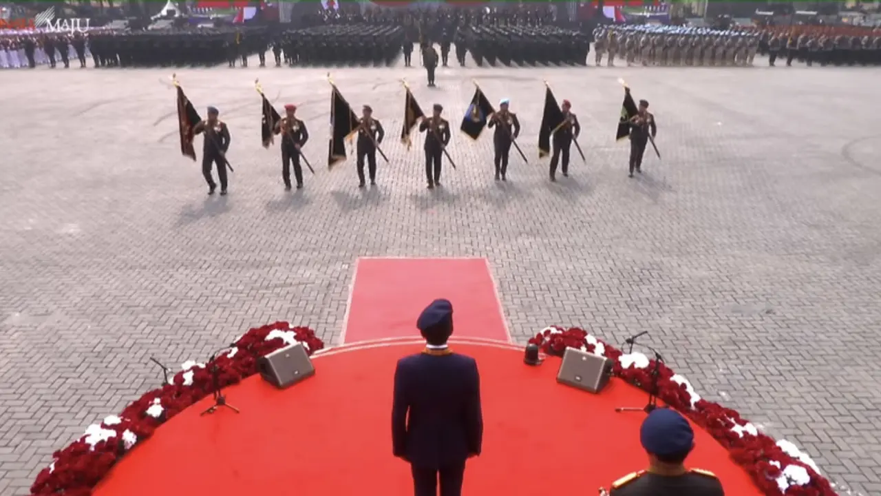 Presiden Jokowi menganugerahkan tanda kehormatan Republik Indonesia Nugraha Sakanti kepada tujuh satuan Polri.