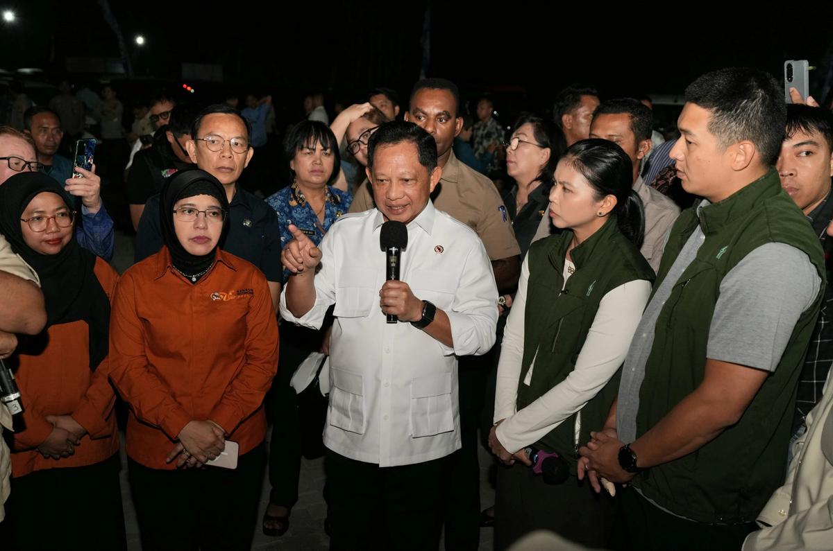 Mendagri Tito Tinjau Program Perumahan Rakyat di Tomohon