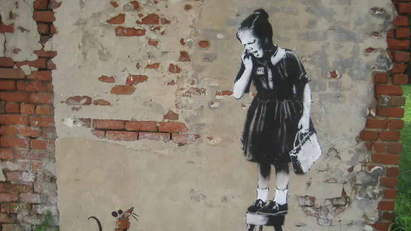 Salah satu lukisan karya Banksy, "Ratgirl" (wikimedia commons)
