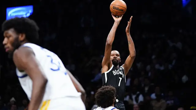 Aksi Kevin Durant saat Nets melawan Warriors di lanjutan NBA 2022/2023
