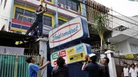 Jakarta, Kamis (26/5). Pemprov Jakbar menutup dua minimarket yang berada dalam radius 500 meter dari pasar tradisional.(Antara)