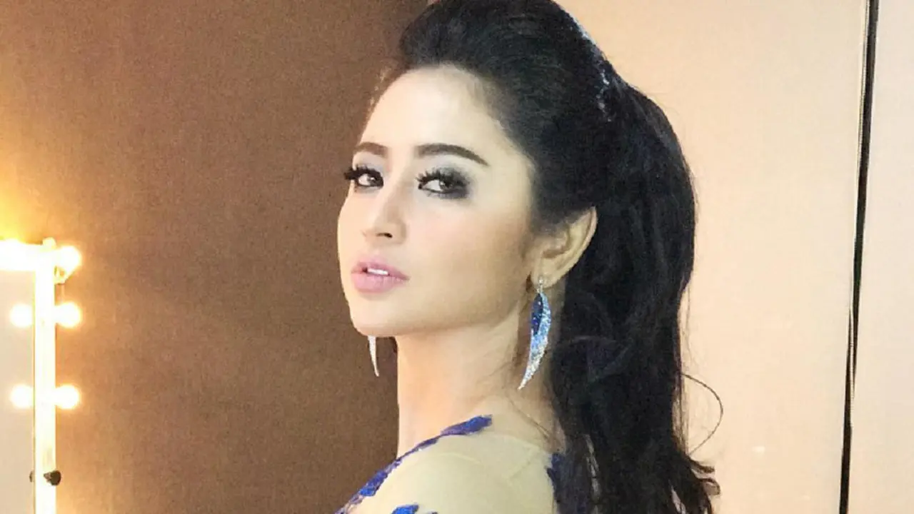 Dewi Perssik