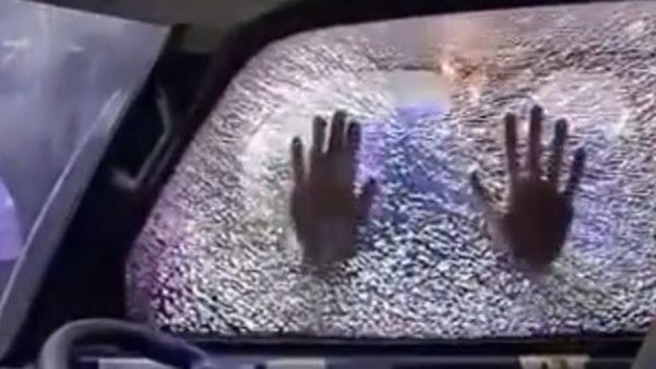 Serpihan busi bisa pecahkan kaca mobil, ini jawabannya