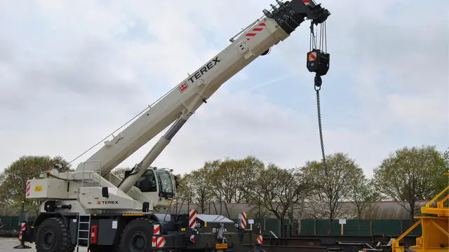 Rough Terrain Crane