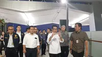 Menteri Pariwisata dan Ekonomi Kreatif (Menparekraf) , Wishnutama saat melakukan kunjungan kerja ke Bandara Internasional Soekarno-Hatta (Soetta), Kota Tangerang, Kamis malam (16/1/2020). Liputan6.com/Pramita