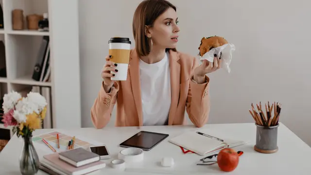 Pengertian mindful snacking dan cara penerapannya