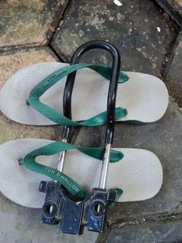 tips agar sandal jepit tak dicuri di masjid (foto: berbagai sumber)