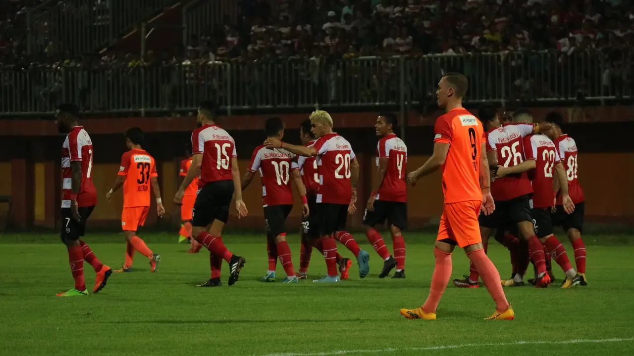 Madura United vs Hougang United