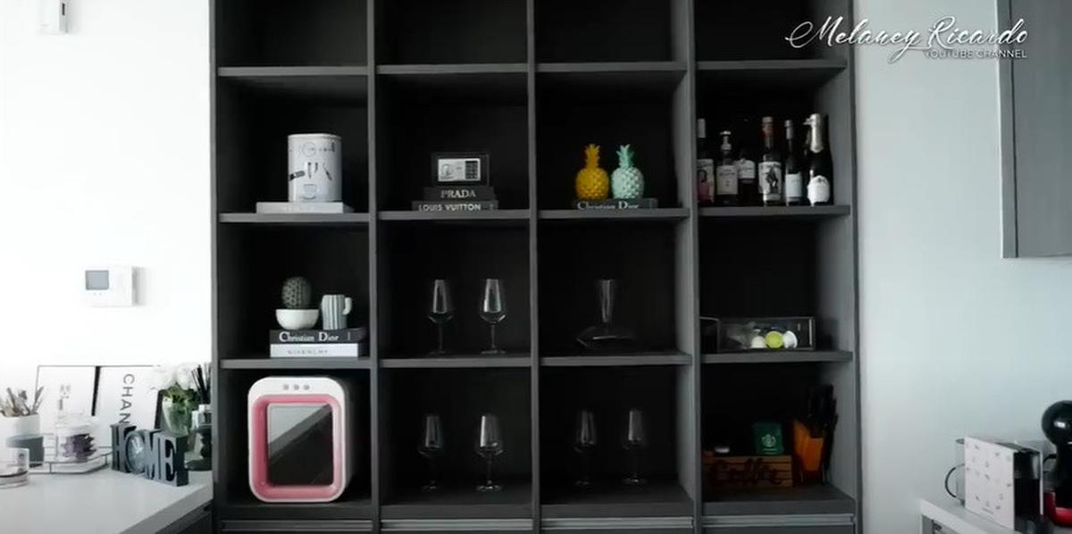 9 Potret Apartemen Melaney Ricardo Bergaya Minimalis dan Homey, Sering Jadi Spot Bikin Konten