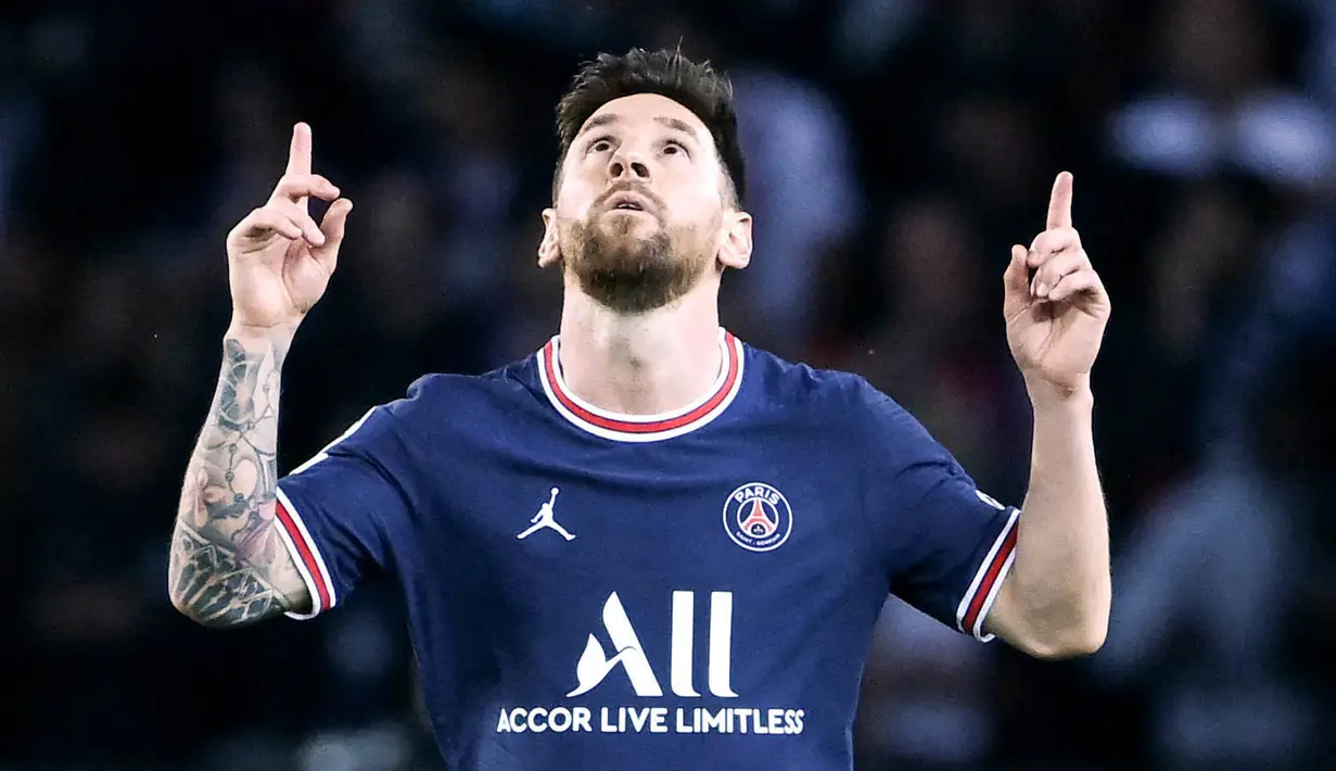 Mantan bintang Barcelona sudah pasti memiliki penggemar yang banyak, setia dan loyal lantaran kepiawaian dan prestasi yang melimpah dalam kariernya. Lionel Messi yang merupakan salah satu pesepak bola terbaik di dunia ini memiliki 462 juta pengikut. (AFP/Franck Fife)
