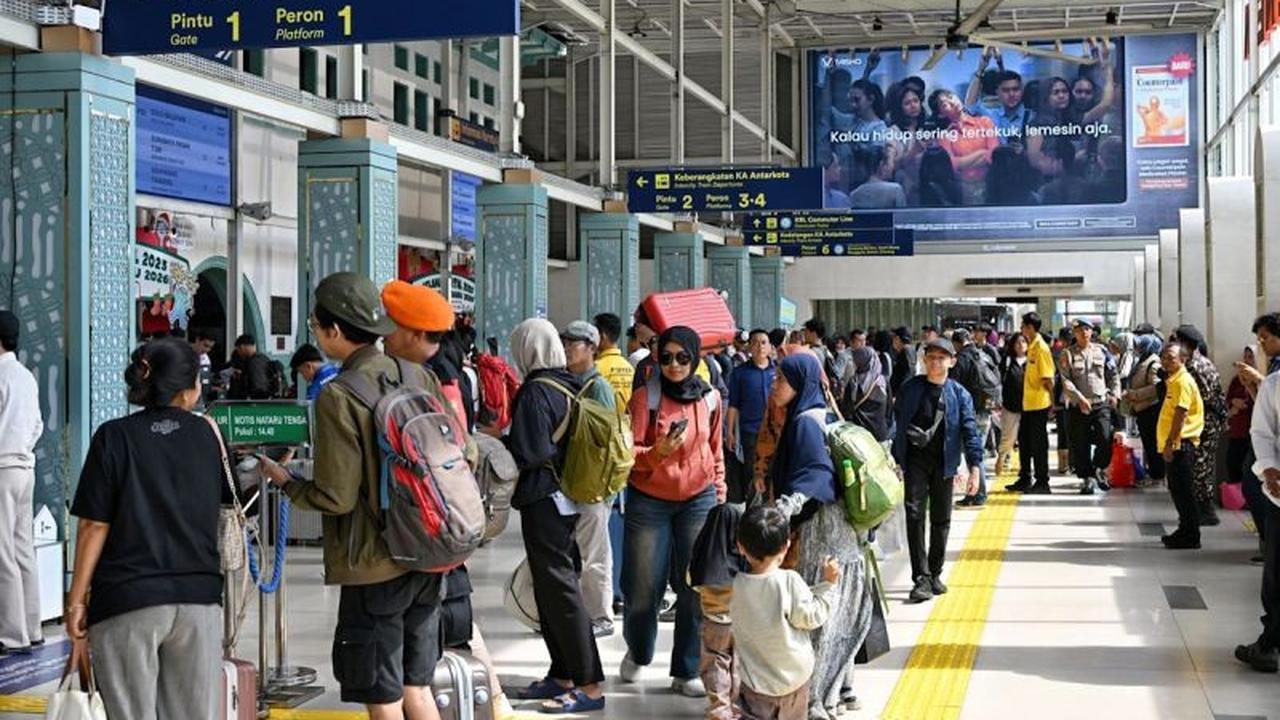 Kemenhub Catat Lonjakan 10 Juta Penumpang Angkutan Nataru 2025/2026, Keselamatan Tetap Prioritas