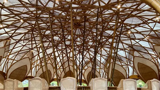 Bamboo Dome di The Apurva Kempinski, Nusa Dua, Bali, tempat Presiden Joko Widodo menjamu para kepala delegasi KTT G20 pada Selasa (15/11/22). (TITO SIANIPAR/ Tim Komunikasi & Media G20)