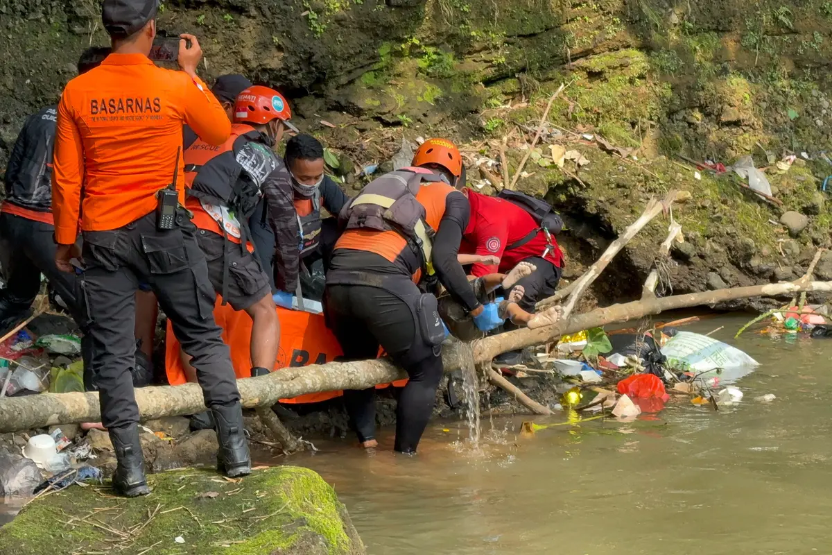 Bocah 5 Tahun yang Hilang di Sungai Cicatih Sukabumi Ditemukan Meninggal Dunia