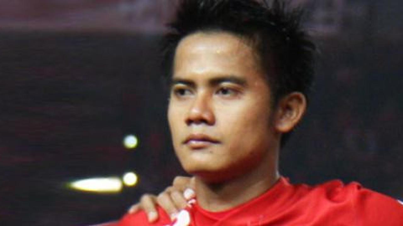 Melunak, Persisam pertahankan M Roby
