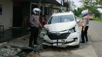 Sopir Mengantuk, Avanza Seruduk Pasutri di Lampung hingga Kritis
