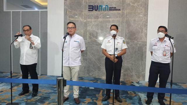 PT Kereta Api Indonesia (Persero) atau PT KAI bersama PT Industri Kereta Api (INKA) menekan perjanjian kerja sama atau Memorandum of Understanding (MoU) tentang pengadaan kereta api.
