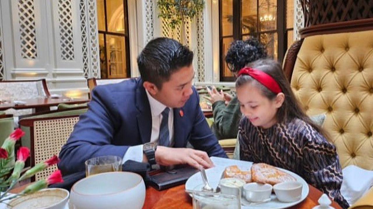 Sosok Cantik Keira Bikin Iri Para Cewek, Bisa 'Lengket' dan Rangkul Mayor Teddy Sesuka Hati