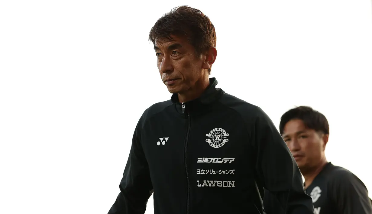 Hasil buruk Kashiwa Reysol membuat pelatih legendaris Reysol, Nelsinho, harus didepak dari kursinya. Ia kini digantikan oleh asistennya sekaligus legenda sepak bola Jepang, Masami Ihara. Ihara pernah tergabung dalam skuad utama Timnas Jepang untuk Piala Dunia 1998 di Prancis. Ia tercatat pernah tampil sebanyak 122 kali bersama Samurai Biru sejak 1988 sampai 1999. (Dok. J League)