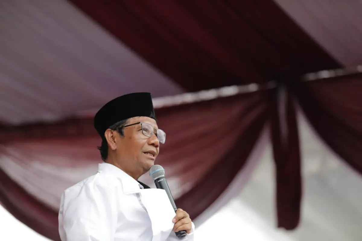 Calon Wakil Presiden nomor urut 3, Mahfud Md, dalam acara Doa Bersama dan Gebyar Budaya di Desa Sumberrejo, Kecamatan Senduro, Kabupaten Lumajang, Jawa Timur, Rabu (7/2/24) (Istimewa)