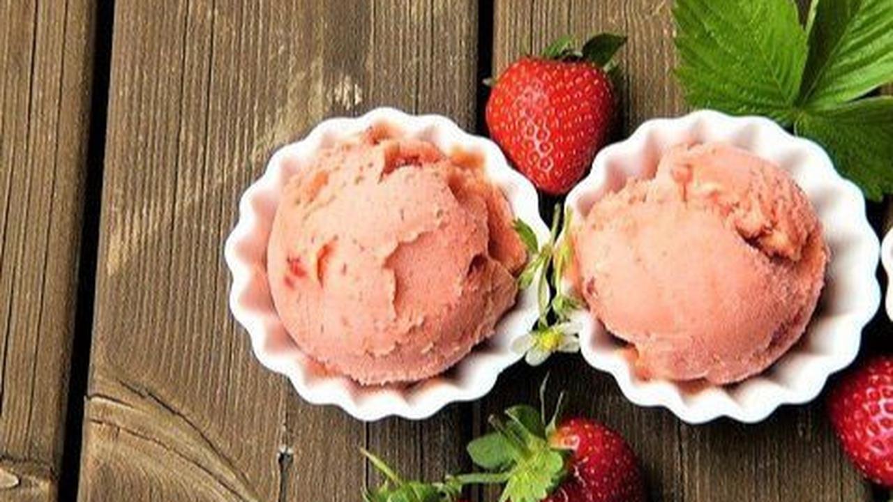 3. Stroberi: Sensitivitas dan Romantisme
