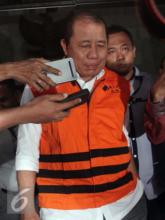  Bersama sejumlah anggota DPR, Amran diduga menerima suap miliaran rupiah dari Dirut PT Windu Tunggal Utama, Abdul Khoir terkait proyek pembangunan jalan di Kemen PUPR di Maluku dan Maluku Utara, Jakarta, Selasa (23/8). (Liputan6.com/Helmi Afandi)