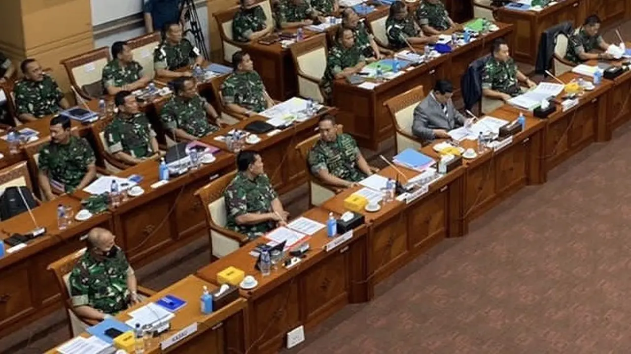 Kepala Staf Angkatan Darat (KASAD) Jenderal TNI Dudung Abdurachman terlihat hadir bersama Panglima TNI Jenderal Andika Perkasa