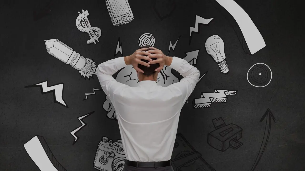 Introvert vs Extrovert, Siapa yang Lebih Sering Overthinking? - Cover